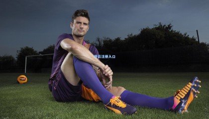 主帅暴怒斥责裁判！佩尼亚血染赛场，皇马争议进球引燃埃尔切抗议风暴