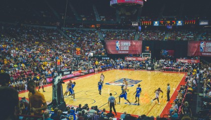 琼斯轰34分真实命中率109.5%创神迹！公牛队史最高效30+表演