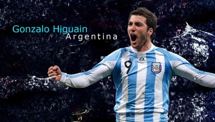 杨瀚森防守沟通现失误，美媒解析成长必经之路，他仍在学习队友的语言