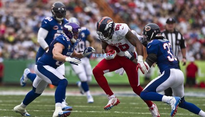 21岁前中超门将跨界演戏疑遭真打，眼部受伤缝三针引关注