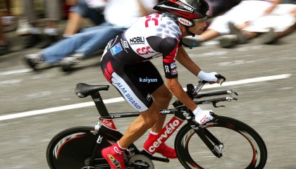 饭香四溢！多特蒙德官宣桑乔回归 镜头前大啖美食嘲讽拉满