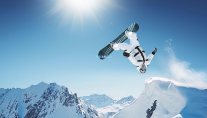 海牛夏窗酝酿后防重组，外援中卫或遭替换瞄准边路尖刀