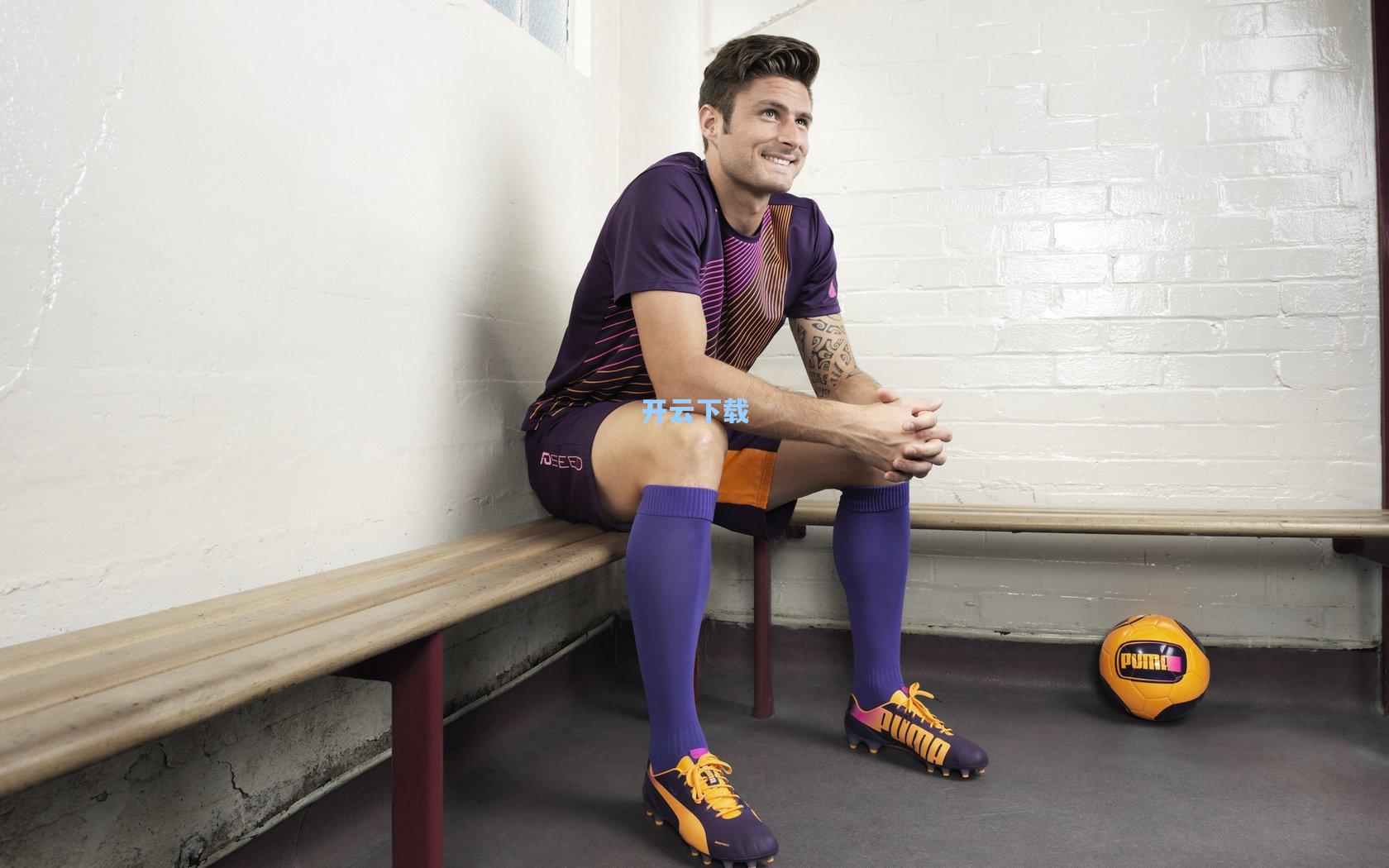 欧洲杯决赛前夜爆发严重骚乱，英格兰球迷冲击检票口引发安全危机