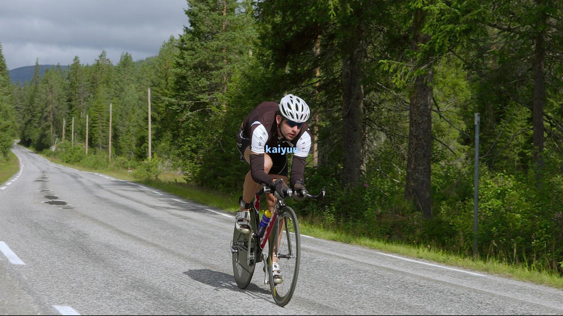 中超巅峰对决,特谢拉惊天远射吴曦补时绝杀,申花2-1逆转河南登顶积分榜